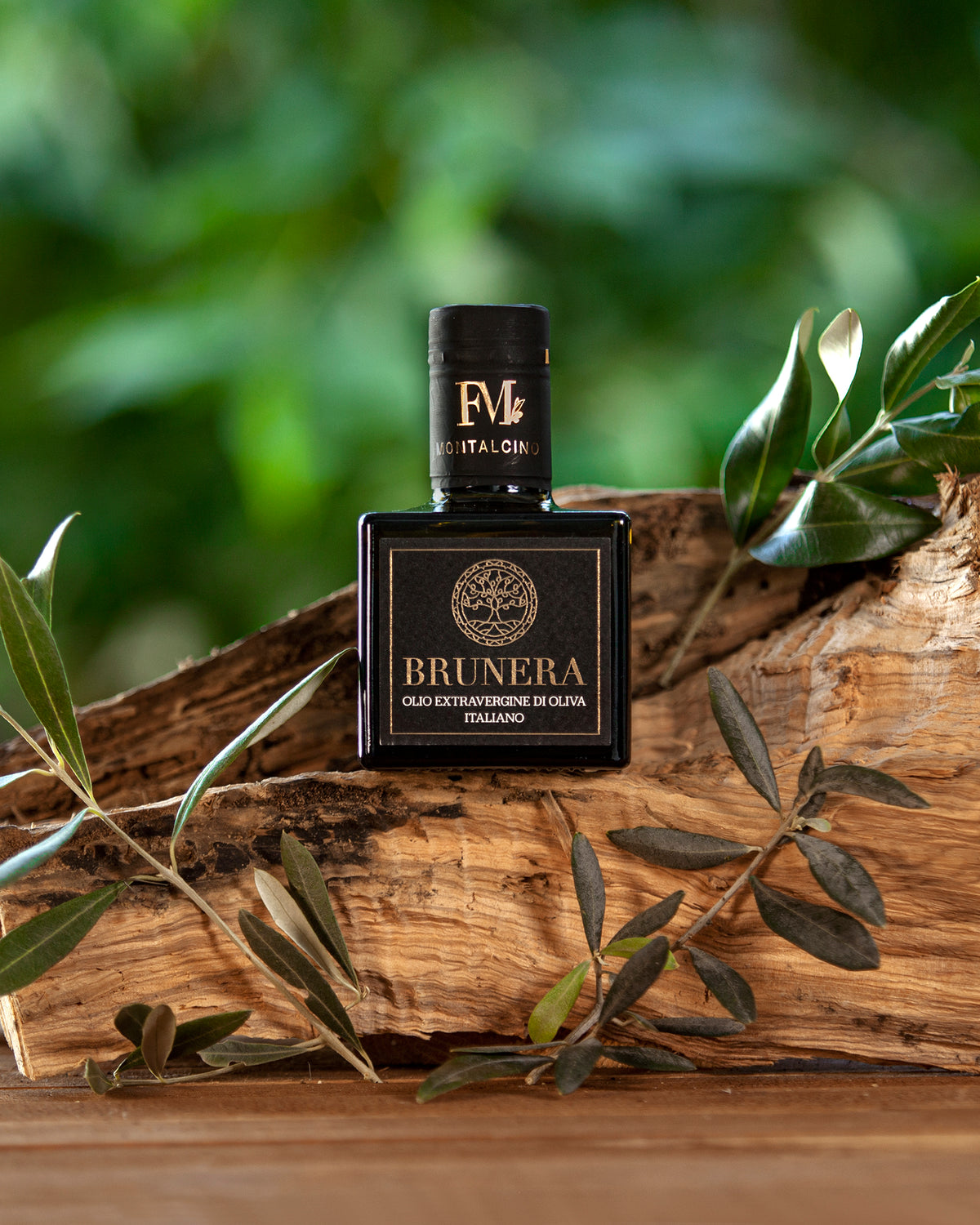 BRUNERA extra virgin olive oil 250 ml — lifestyle photo, Frantoio di Montalcino